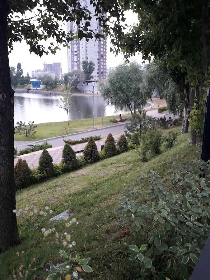 Уютная Квартира У Озера Возле Метро 0*, Κίεβο Ουκρανία