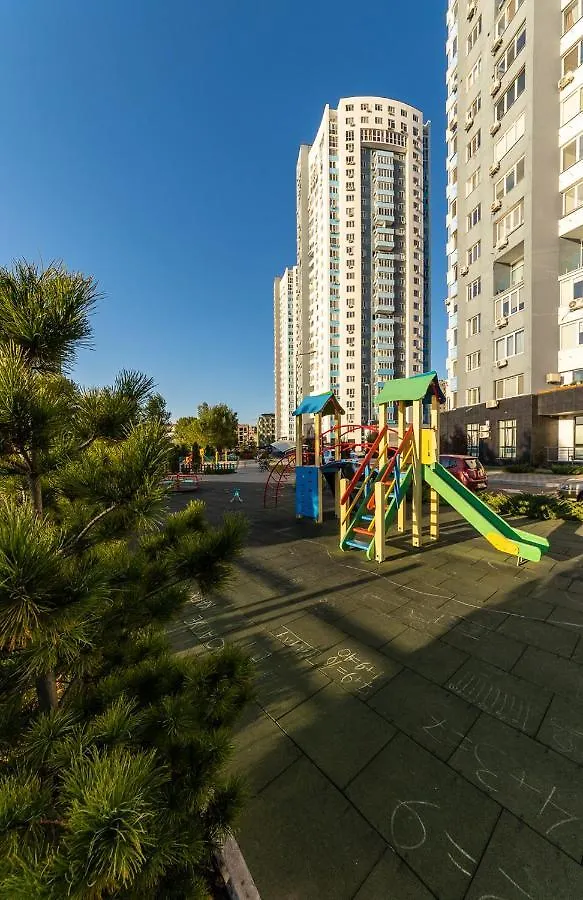 Уютная Квартира У Озера Возле Метро Apartment